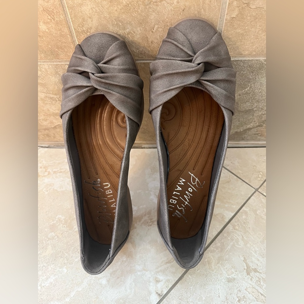 New Blowfish Knotted Gray Flats